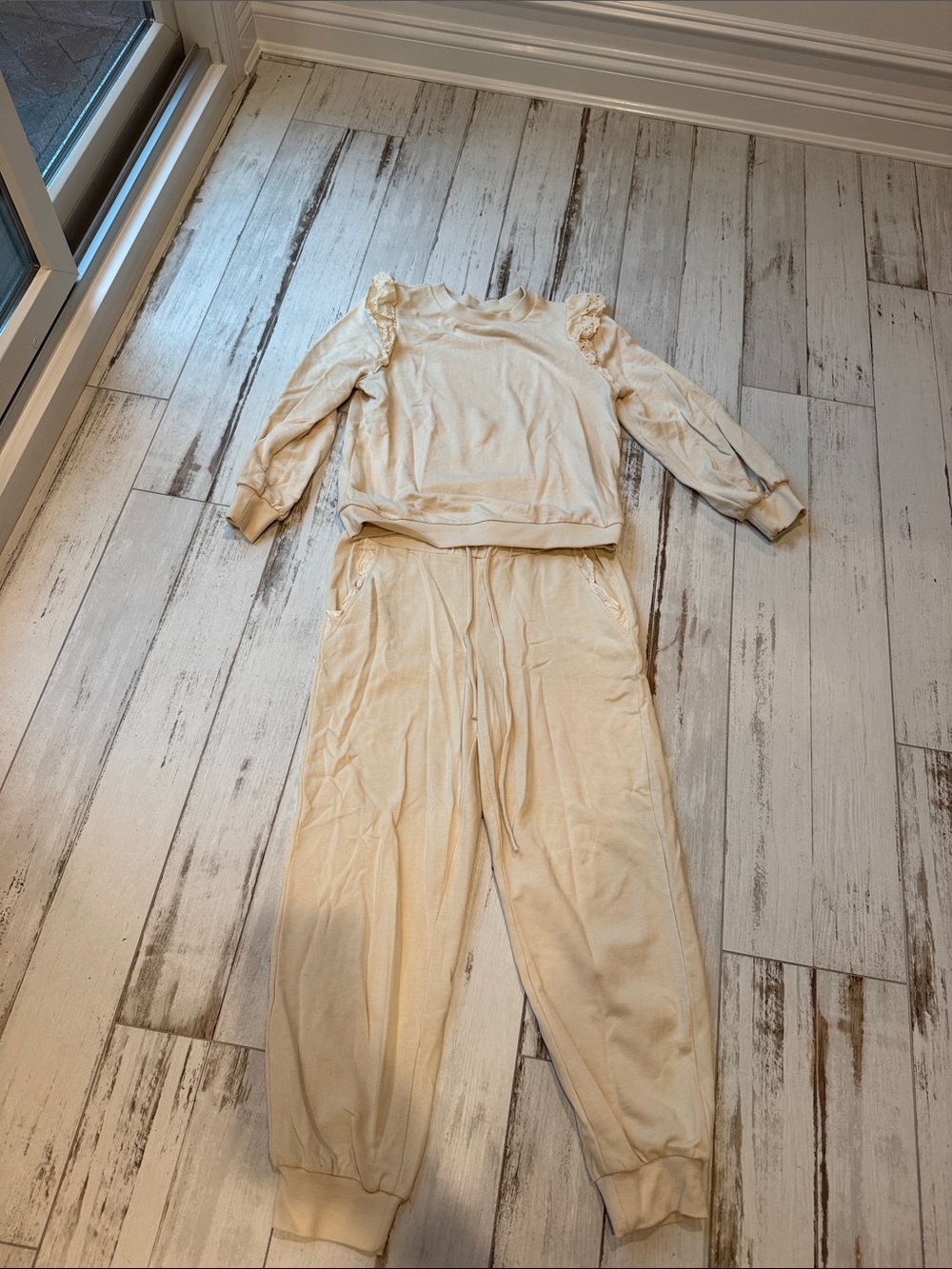 Who What Wear Cream Crewneck Sweater